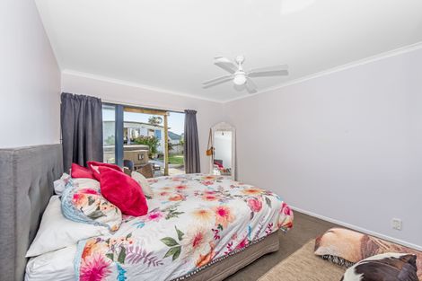Photo of property in 34b Shakespear Road, Army Bay, Whangaparaoa, 0930