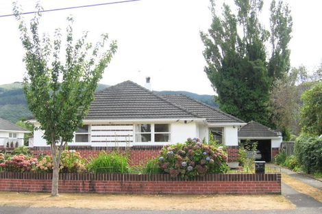 Photo of property in 28 Courtenay Road, Heretaunga, Upper Hutt, 5018