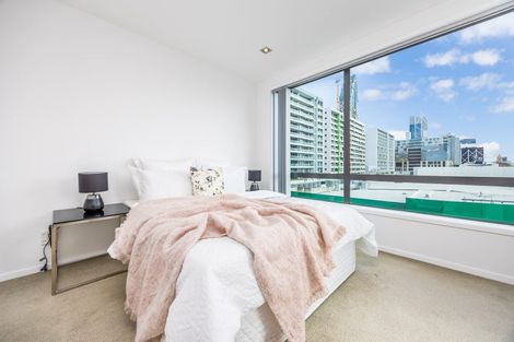 Photo of property in 6 Lancelot Road, Orewa, 0931