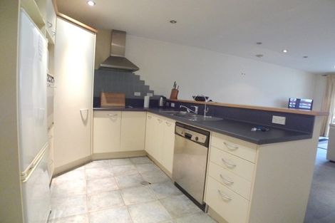 Photo of property in 4d/5 Kent Terrace, Mount Victoria, Wellington, 6011