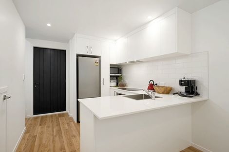 Photo of property in 22 Tokai Place, Glen Eden, Auckland, 0602