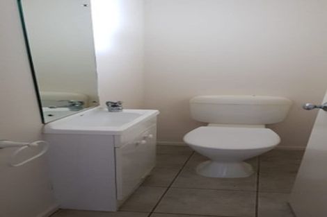 Photo of property in 8/3 Orwell Road, Greenhithe, Auckland, 0632