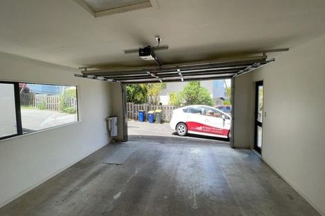 Photo of property in 2/16 Roberts Road, Glenfield, Auckland, 0629