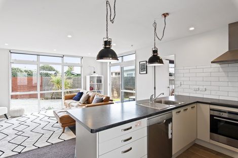 Photo of property in 5a Sharda Grove, Paraparaumu Beach, Paraparaumu, 5032