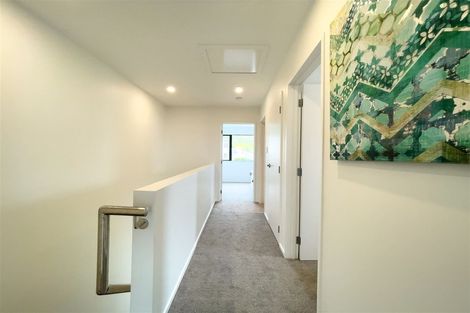 Photo of property in 25b Crestview Rise, Papakura, 2110