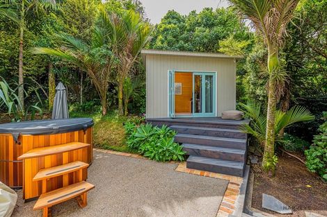 Photo of property in 282 Shaw Road, Titirangi, Auckland, 0604