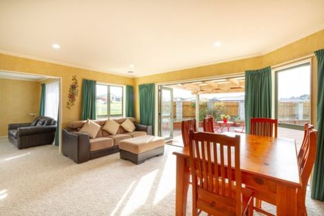 Photo of property in 101 Parnell Heights, Kelvin Grove, Palmerston North, 4414