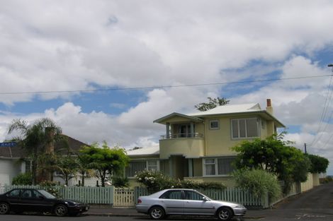 Photo of property in 494 Point Chevalier Road, Point Chevalier, Auckland, 1022