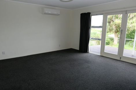 Photo of property in 16 Kotare Street, Waikanae, 5036