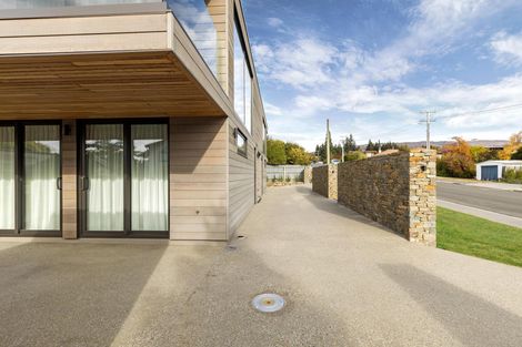 Photo of property in 46b Dungarvon Street, Wanaka, 9305