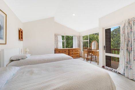 Photo of property in 18 Gibson Place, Mellons Bay, Auckland, 2014