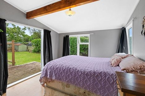 Photo of property in 33 Kiharoa Street, Otaki Beach, Otaki, 5512