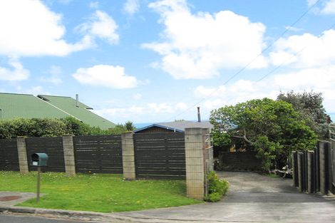 Photo of property in 71 Waitea Road, Muriwai, Waimauku, 0881