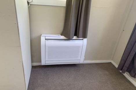 Photo of property in 88 Newlands Road, Newlands, Wellington, 6037