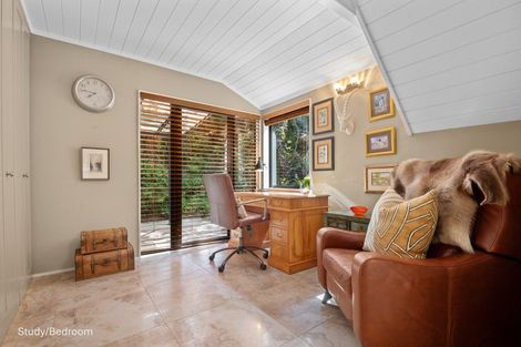 Photo of property in 19 Atarua Gardens, Waiatarua, Auckland, 0604