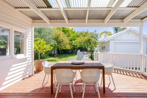 Photo of property in 6 Thistle Street, Napier South, Napier, 4110