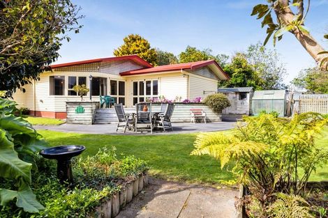 Photo of property in 16 Hunter Street, Hawera, 4610