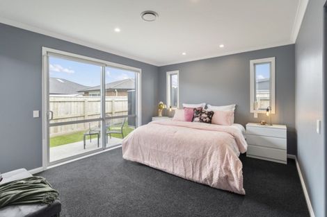 Photo of property in 9 Bridford Way, Paraparaumu, 5032