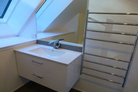 Photo of property in 125b Glenmore Street, Kelburn, Wellington, 6012