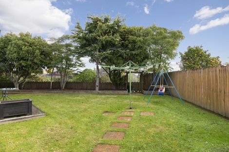 Photo of property in 19 John Lister Close, Golflands, Auckland, 2013