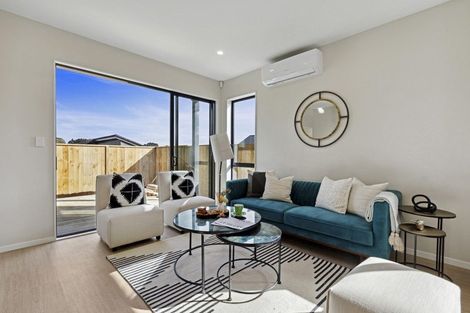 Photo of property in 31 Paretao Street, Massey, Auckland, 0614