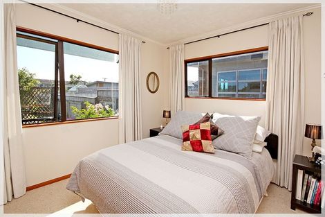 Photo of property in 35 Hartley Street, Foxton Beach, Foxton, 4815