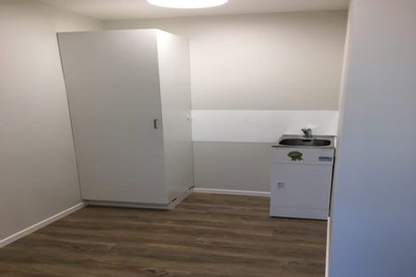 Photo of property in 11 Longcroft Terrace, Newlands, Wellington, 6037