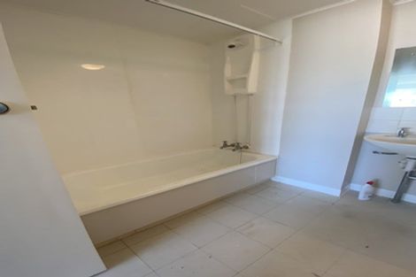 Photo of property in Churchill Flats, 213 The Terrace, Wellington Central, Wellington, 6011
