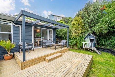 Photo of property in 6 Nikau Road, Point Howard, Lower Hutt, 5013