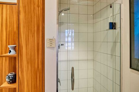 Photo of property in Rona House, 33 Rimu Street, Eastbourne, Lower Hutt, 5013