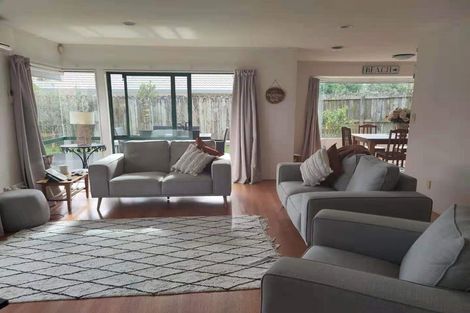 Photo of property in 2/16 Keswick Close, Northpark, Auckland, 2013