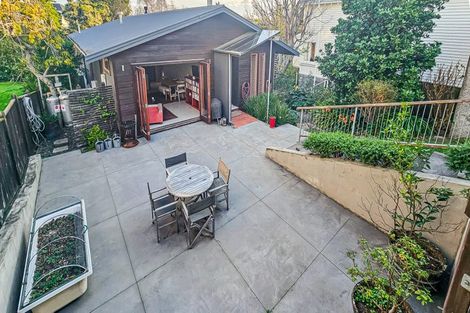 Photo of property in 111 Thompson Road, Bluff Hill, Napier, 4110