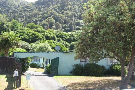 Photo of property in 15 Hartford Crescent, Totara Park, Upper Hutt, 5018