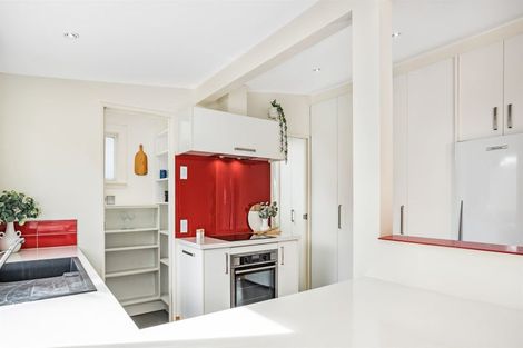 Photo of property in 57 Martin Avenue, Beckenham, Christchurch, 8023