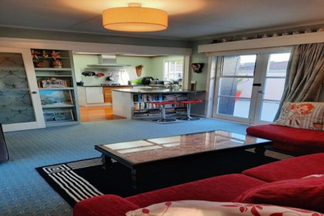 Photo of property in 1/40 East Coast Road, Milford, Auckland, 0620