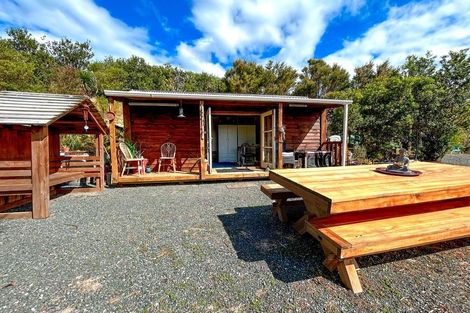 Photo of property in 1665 Matapouri Road, Matapouri, Whangarei, 0173