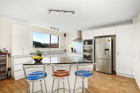 Photo of property in 78 Victory Crescent, Tawa, Wellington, 5028