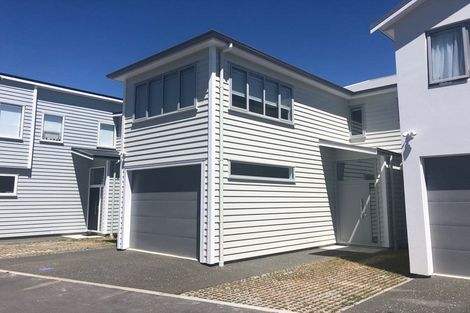 Photo of property in 16 Glide Lane, Whitby, Porirua, 5024