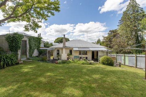 Photo of property in 18 Rose Street, Waipawa, 4210