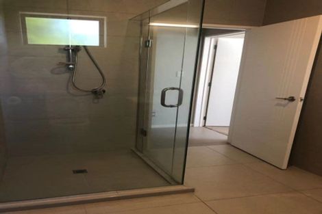 Photo of property in 16 Mural Place, Greenhithe, Auckland, 0632