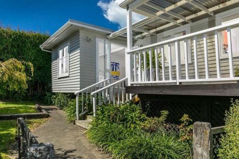 Photo of property in 2/18 Kenmure Avenue, Forrest Hill, Auckland, 0620