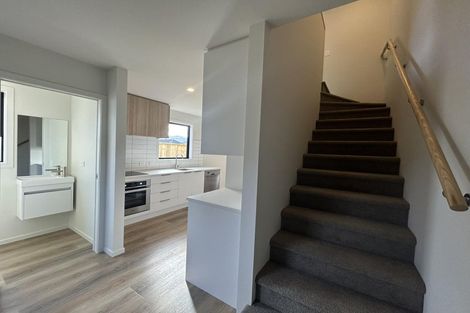 Photo of property in 9/7 Wainuiomata Road, Wainuiomata, Lower Hutt, 5014