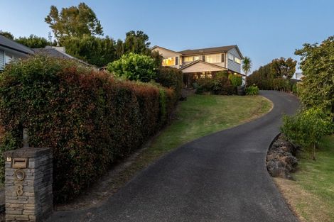 Photo of property in 8 Kerry Dell, Cockle Bay, Auckland, 2014