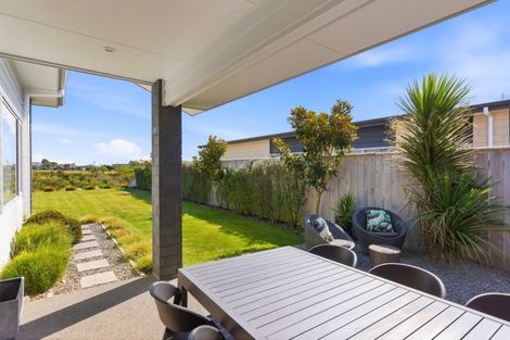 Photo of property in 11 Taranui Way, Paraparaumu Beach, Paraparaumu, 5032