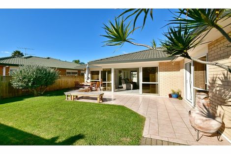 Photo of property in 16 Dan Tori Place, Orewa, 0931