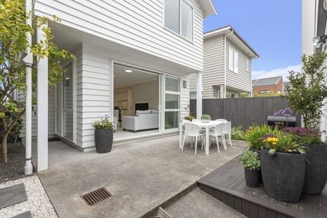 Photo of property in 2 Kotuku Lane, Hobsonville, Auckland, 0616