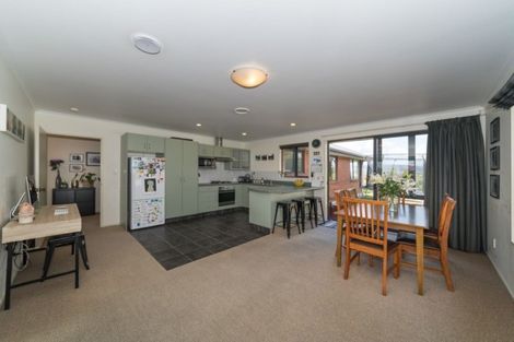 Photo of property in 30 Logan Way, Kelvin Grove, Palmerston North, 4414