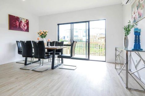 Photo of property in 37a Crestview Rise, Papakura, 2110