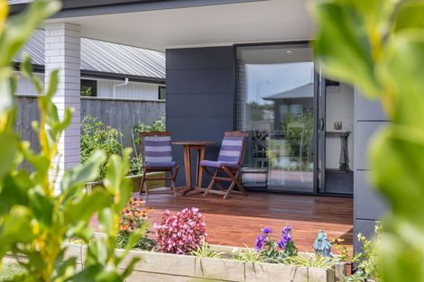 Photo of property in 12 Teiaroa Street, Waikanae, 5036