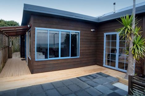 Photo of property in 64 Motuhara Road, Plimmerton, Porirua, 5026